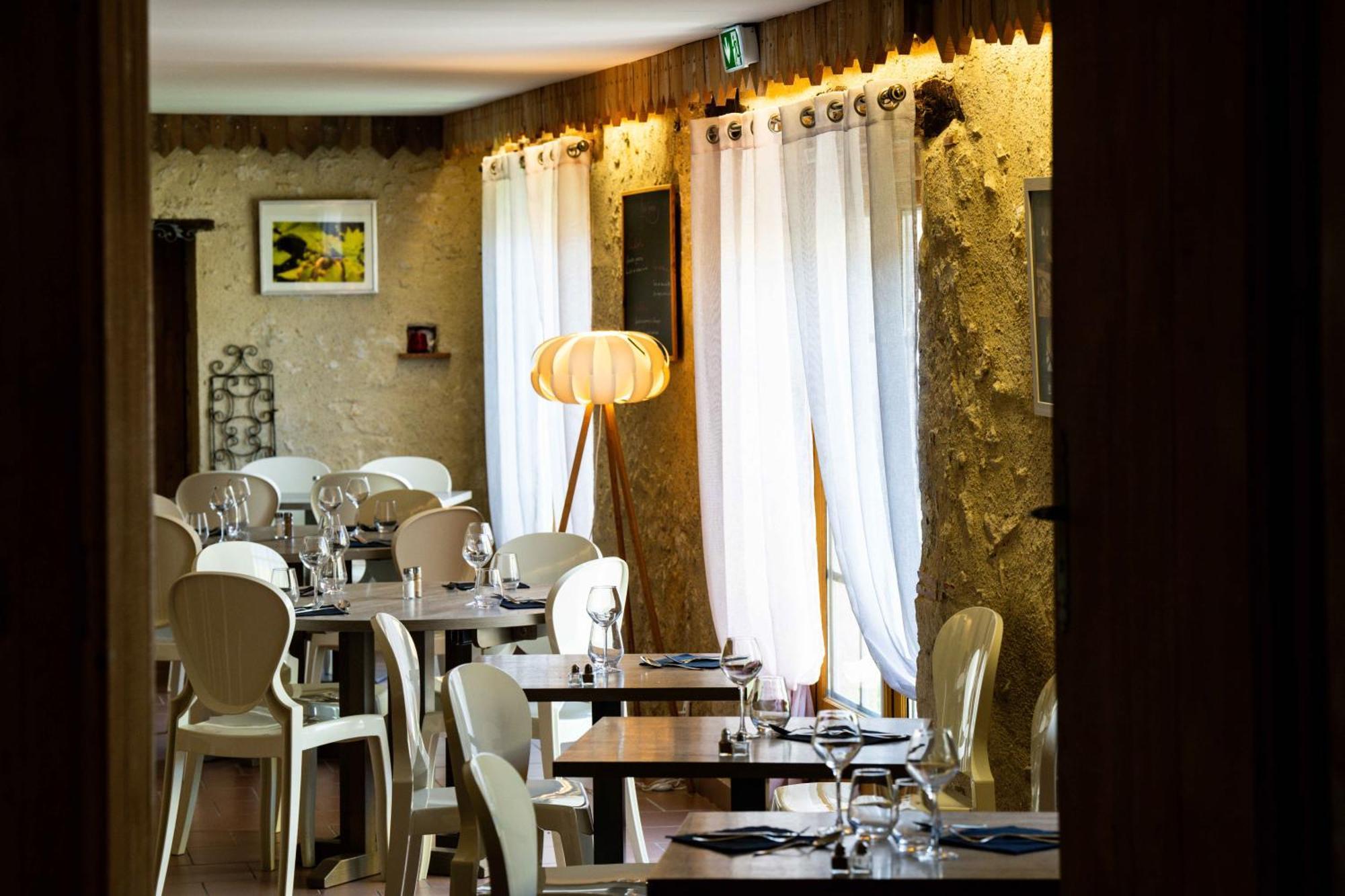 Logis L'Auberge De Larressingle Екстериор снимка