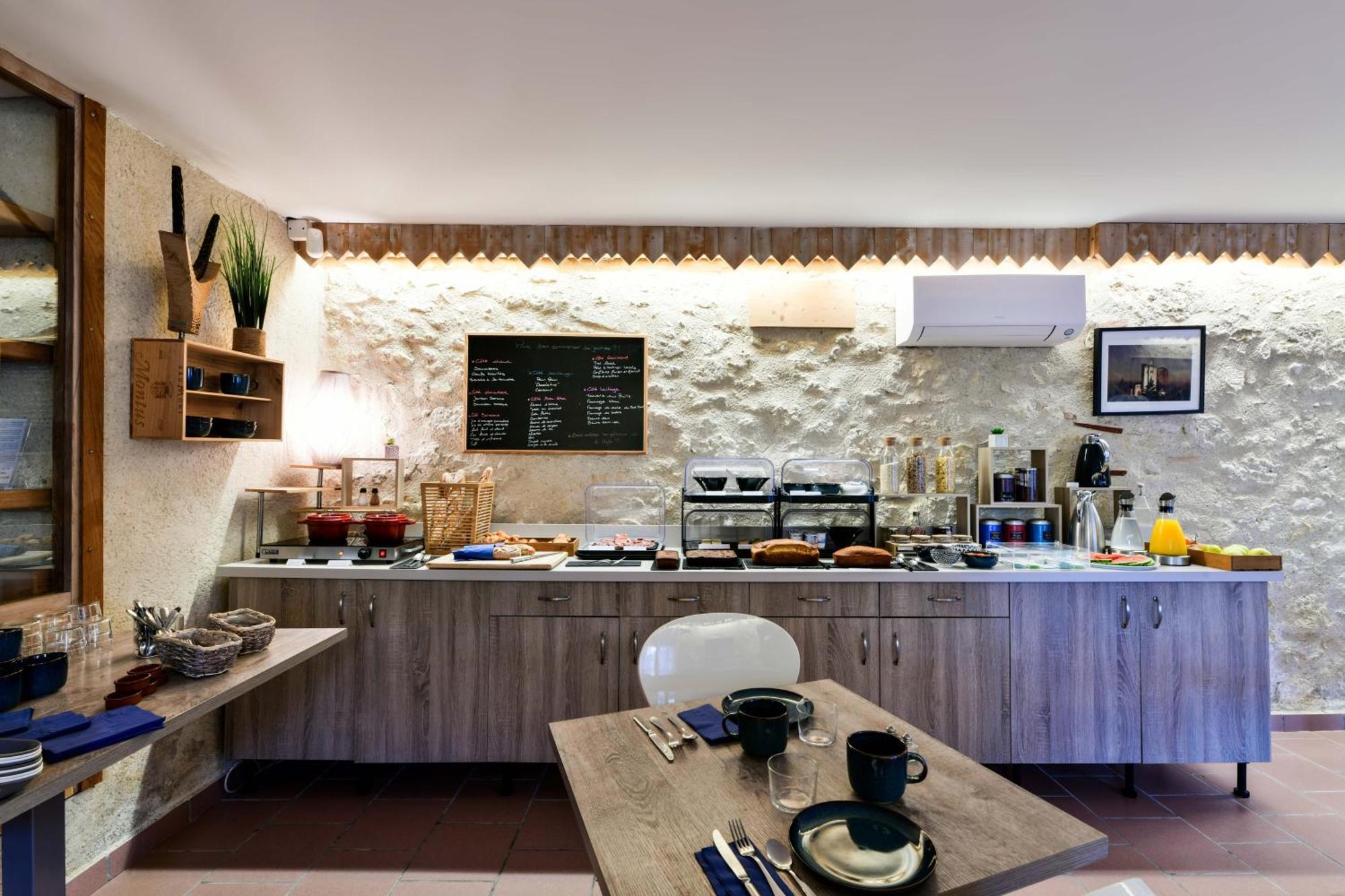 Logis L'Auberge De Larressingle Екстериор снимка