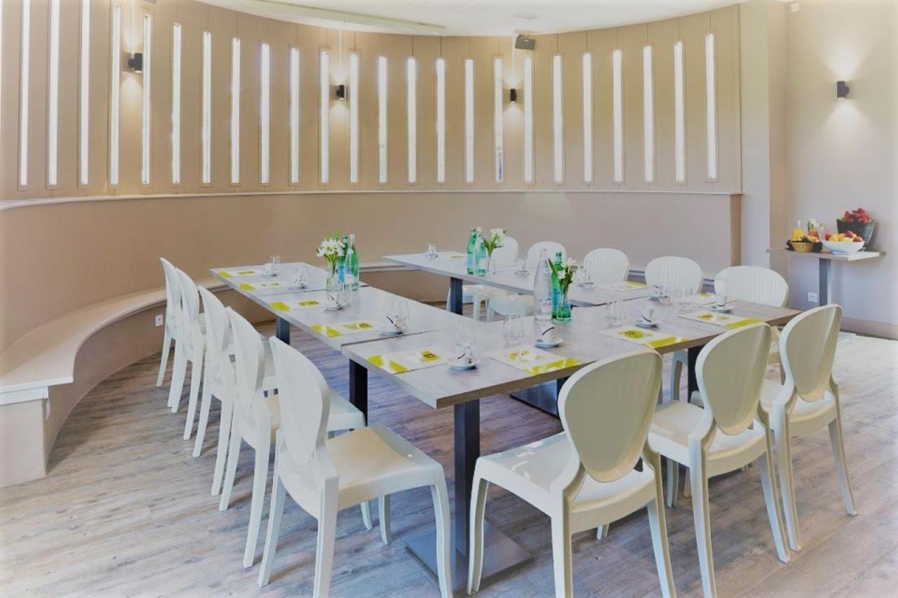 Logis L'Auberge De Larressingle Екстериор снимка